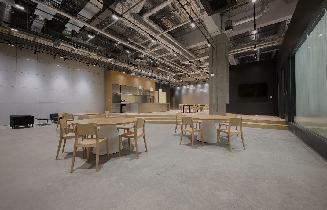 CAFÉ / KITCHEN
